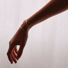 Lade das Bild in den Galerie-Viewer, OLIVER Armreif