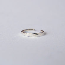 Lade das Bild in den Galerie-Viewer, HEINRICH Ear cuff